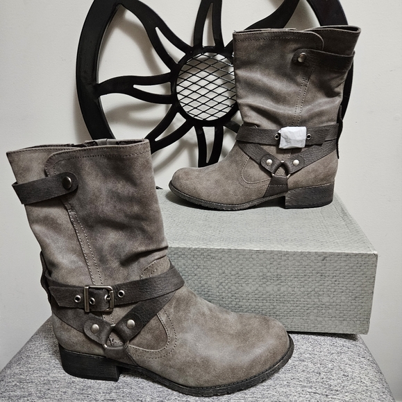Maurices boots - Picture 3 of 5